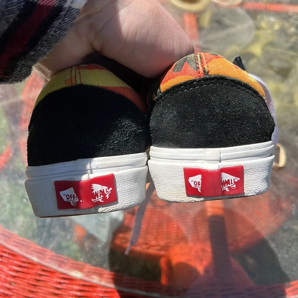 Vans - Picture 3 of 3